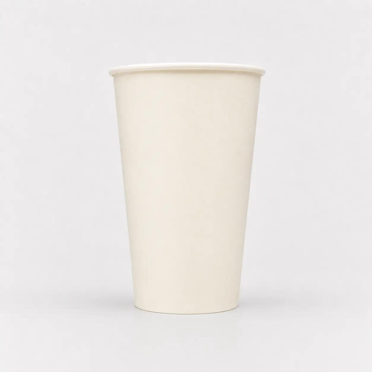 PE-Kaltgetränkebecher für 400ml Füllvolumen in Weiß
