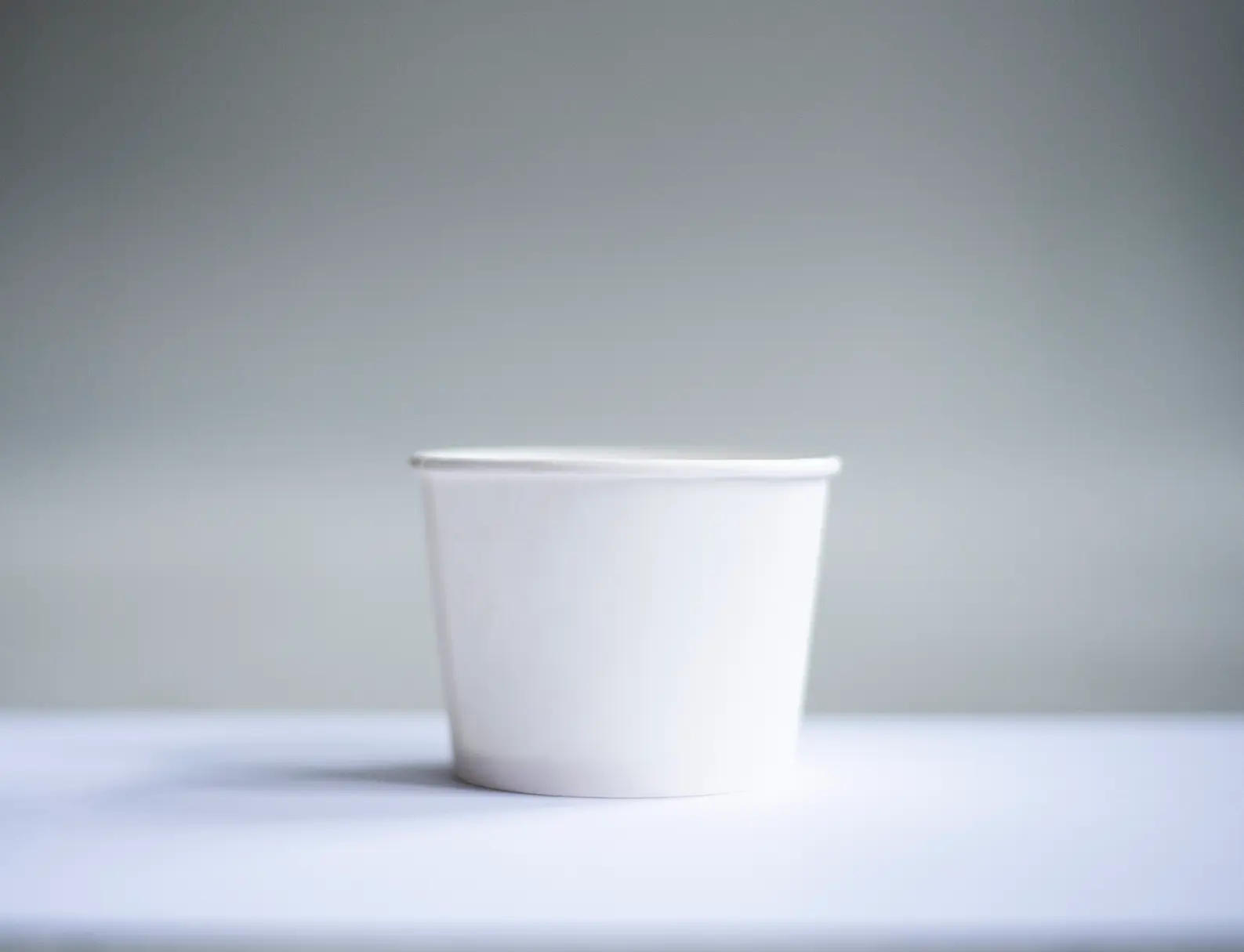 Eisbecher aus Pappe 140ml mit 73mm Durchmesser und 52mm Höhe in Weiß und mit PE-Beschichtung