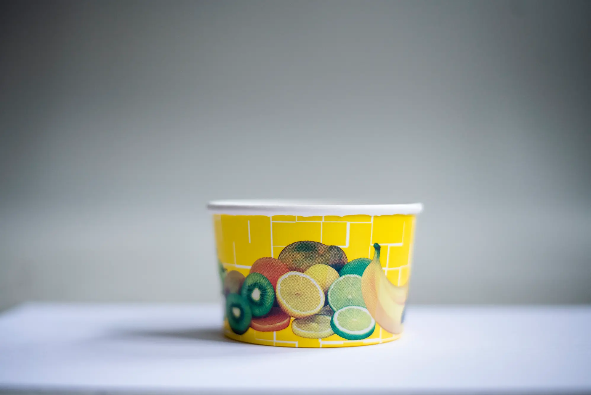 Eisbecher aus Pappe 260ml mit 92mm Durchmesser und 55mm Höhe mit Fruchtdesign und mit PE-Beschichtung 2